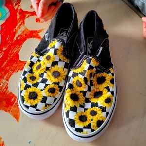 BN Never worn women's Vans Sunflower